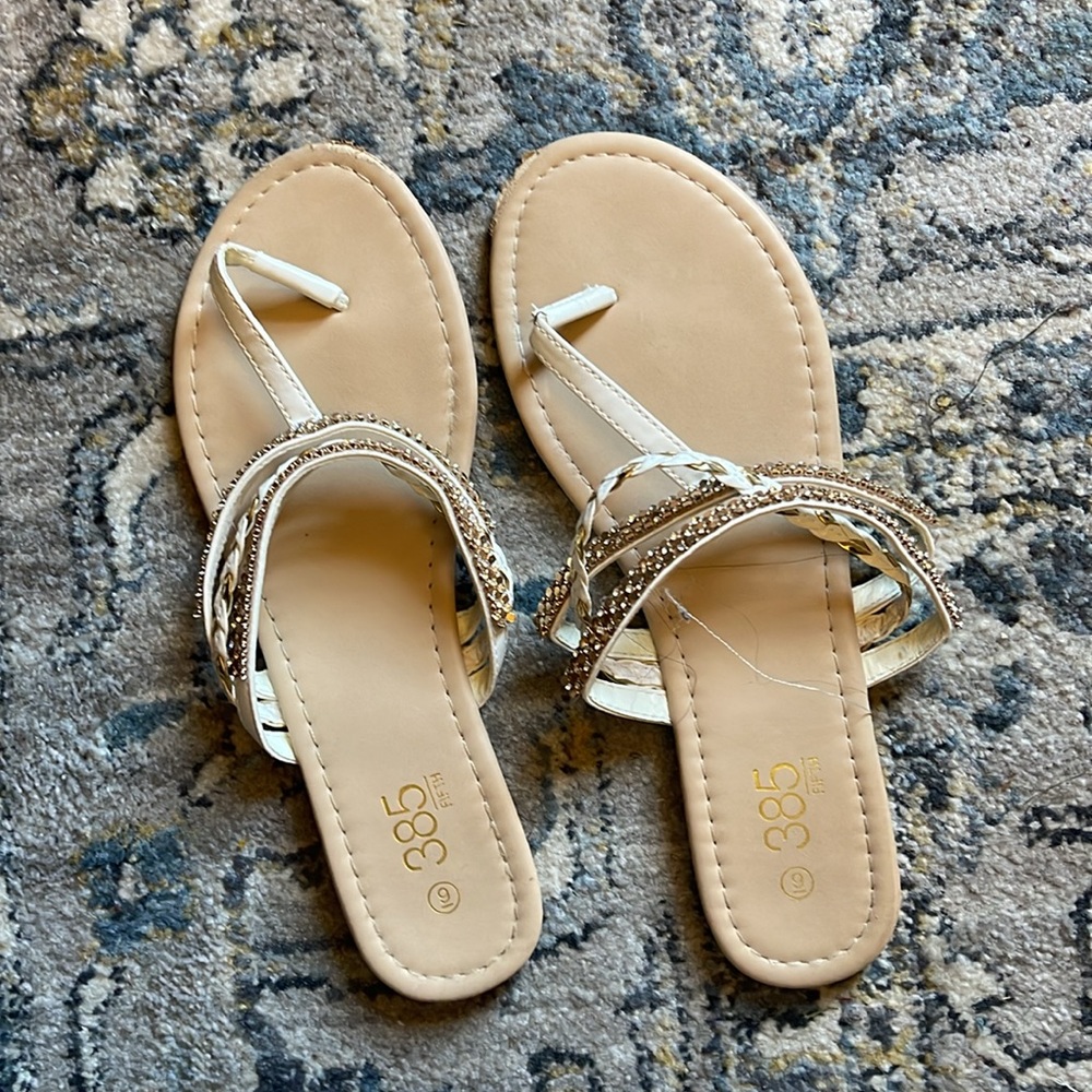 Slippers - Picture 6 of 8